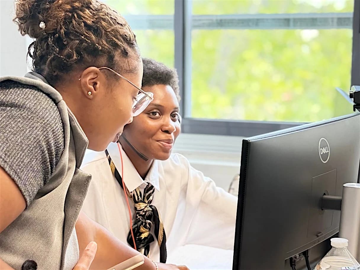 Un technicien support informatique chez Trinexta